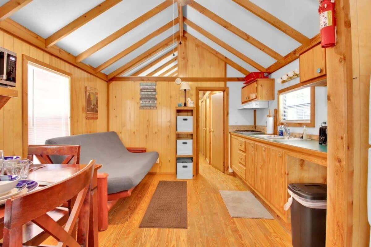 Charming Log Cabin In Bloomington Luaran gambar